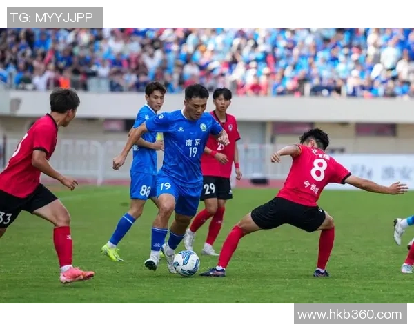 南京足球队的转型之路：从传统到现代的全面革新探索与实践