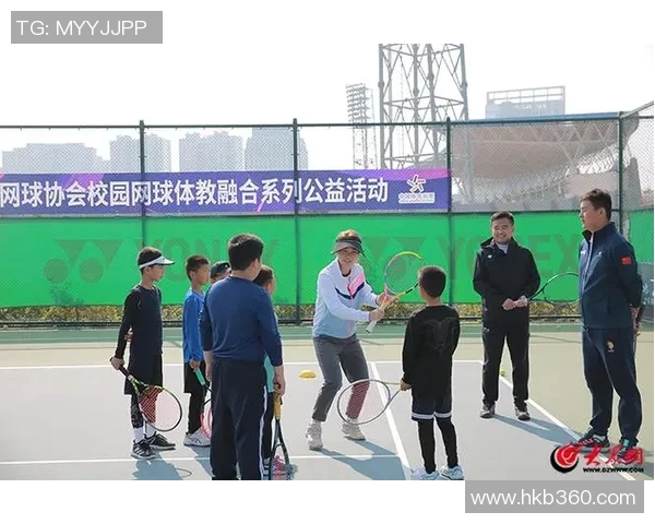 武汉网球队的转换体系解析与网球战术的深度探讨 武汉网球队的转换体系解析与网球战术的深度探讨