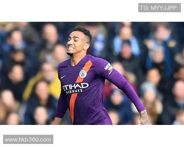 达尼洛在足球场上的精彩表现与职业生涯的成长历程探讨